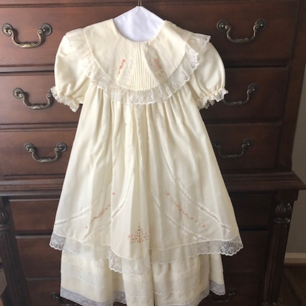 Girls Cream And Lace Heirloom Dress Size 5/6